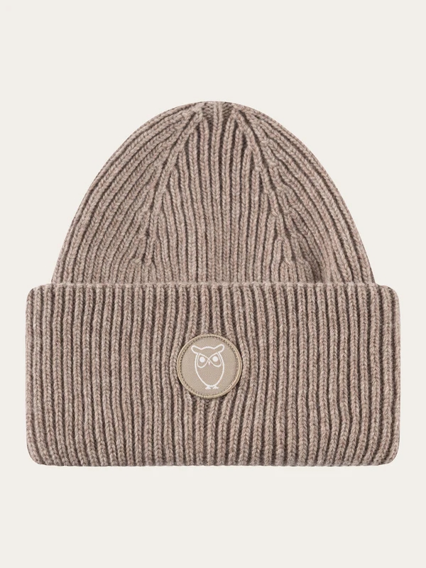 KnowledgeCotton Apparal Wool Badge Beanie - Kelp melange