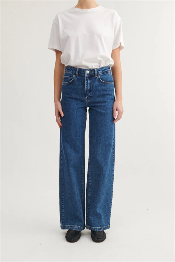 Basic Apparel Enya Jeans - Mid Blue