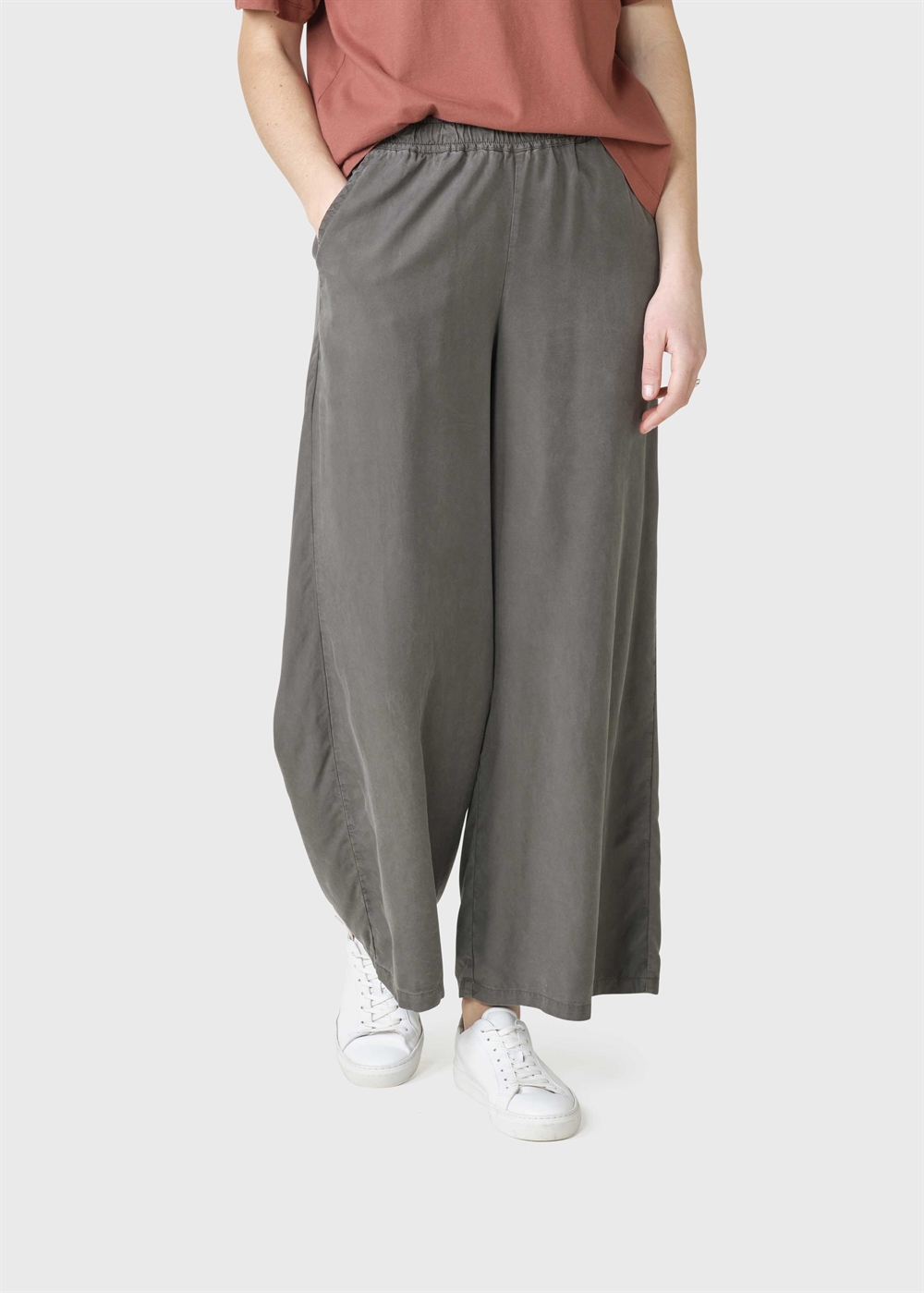 Klitmøller Collective Kaja lyocell pants -Taupe