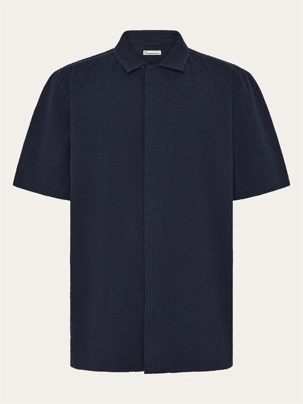 KnowledgeCotton Apparal Mens Relaxed Seersucker Short Sleeve Shirt - Night Sky