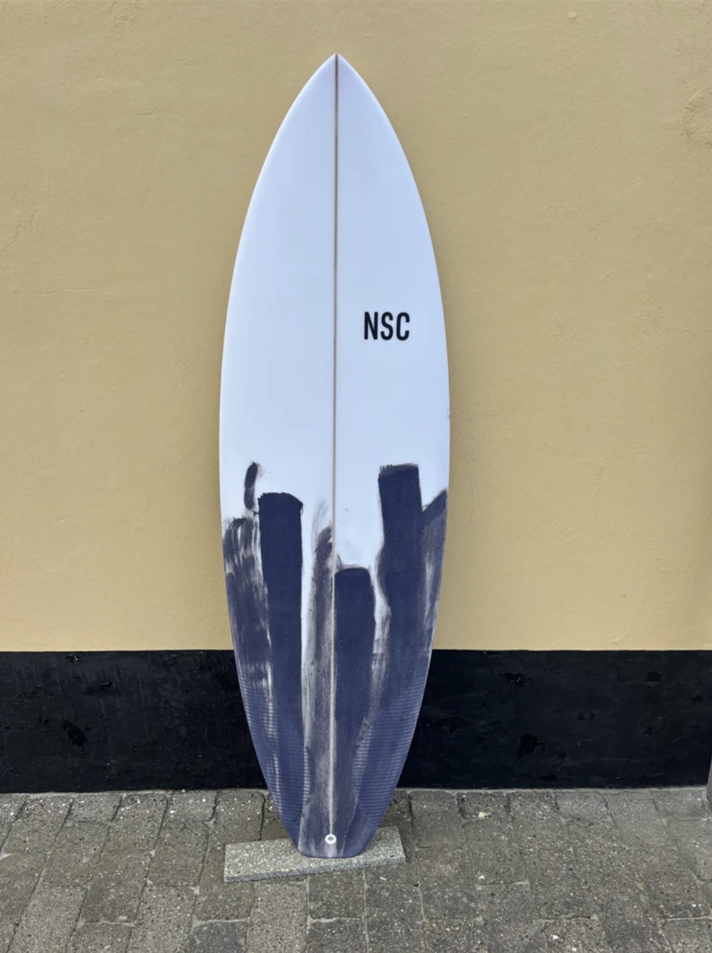 NSC - Organic Black 6\'3 x 21 3/4 x 2 3/4 Super light Epoxy incl fins