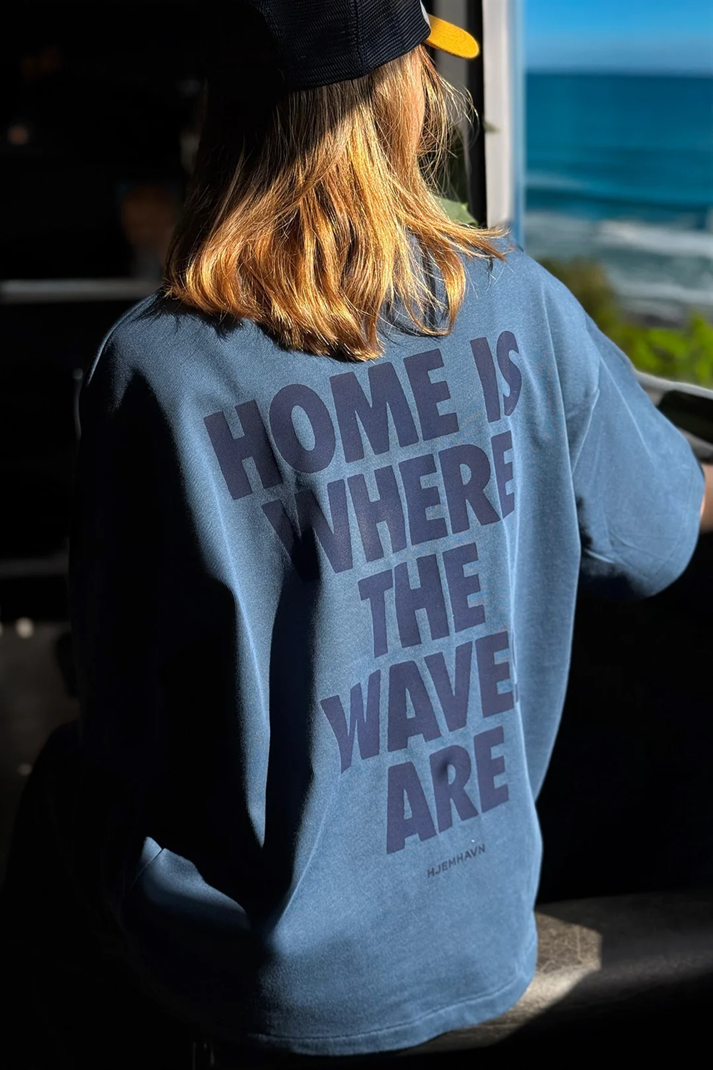 Hjemhavn - Heavy Weight Boxy Tee "Home" - Blue